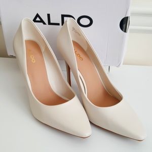 Aldo Brand New shoes stilettos Cream size 9